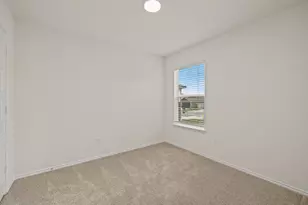 284 Feathers St, Jarrell, TX 76537 - Photo 15
