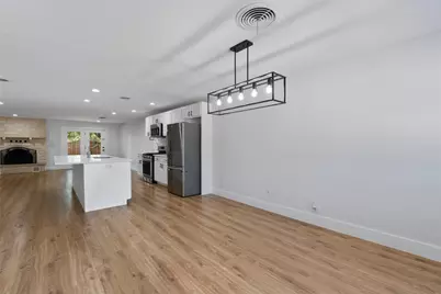 556 E 19th Street, Georgetown, TX 78626 - Photo 13