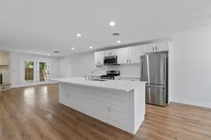 556 E 19th St, Georgetown, TX 78626 - Photo 11