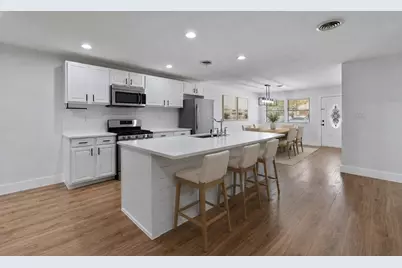 556 E 19th Street, Georgetown, TX 78626 - Photo 3