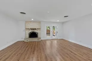 556 E 19th St, Georgetown, TX 78626 - Photo 7