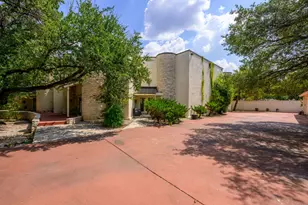 1 Crystal Springs Ct, The Hills, TX 78738 - Photo 1