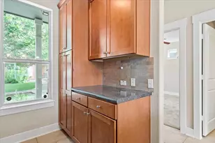 1601 Miriam Ave, Austin, TX 78702 - Photo 9