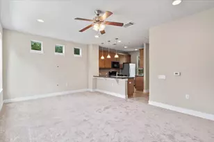 1601 Miriam Ave, Austin, TX 78702 - Photo 5