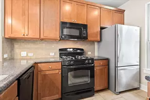 1601 Miriam Ave, Austin, TX 78702 - Photo 7