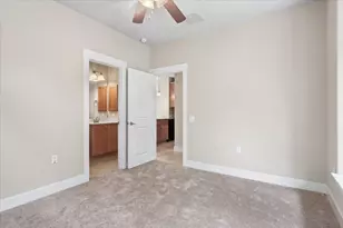 1601 Miriam Ave, Austin, TX 78702 - Photo 11