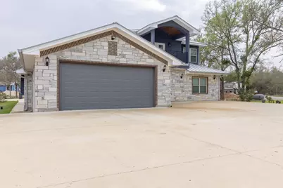 319 Lonesome Dove Drive, Cedar Creek, TX 78612 - Photo 3