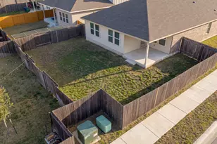 1003 Round Bale Rd, Hutto, TX 78634 - Photo 5