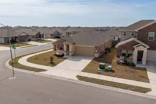 1003 Round Bale Rd, Hutto, TX 78634 - Photo 3