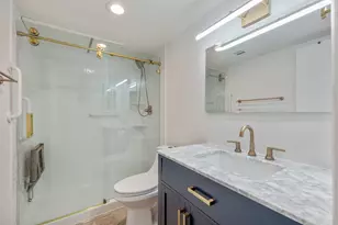 505 W 7th St, Austin, TX 78701 - Photo 9