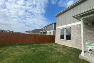 148 Bennington Dr, Liberty Hill, TX 78642 - Photo 11