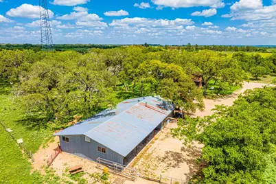 283 Hallford, Fredericksburg, TX 78624 - Photo 13