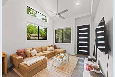 2004 E 10th Street #2, Austin, TX 78702 - Photo 11