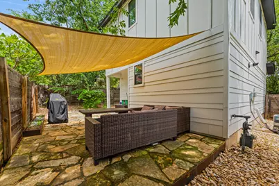 2004 E 10th Street #2, Austin, TX 78702 - Photo 33