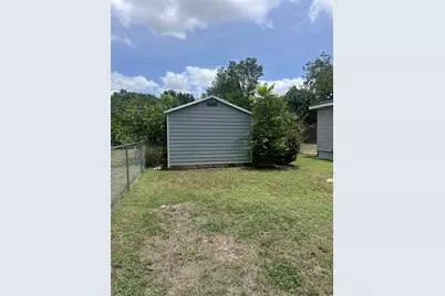 109-111 S Cedar Street, Buda, TX 78610 - Photo 5