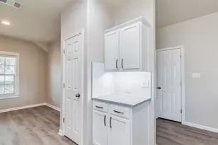 154 Flagstone Trail, Buda, TX 78610 - Photo 5
