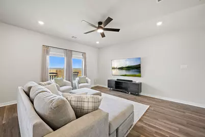 400 Sleep Hollow, Jarrell, TX 76537 - Photo 5
