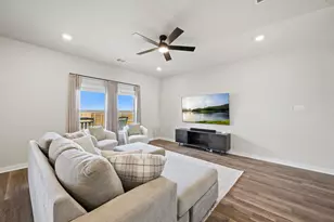 400 Sleep Holw, Jarrell, TX 76537 - Photo 5