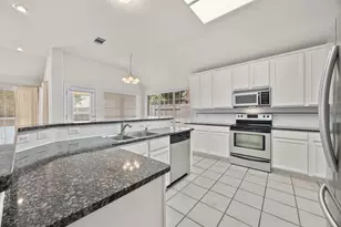 10133 Cassandra Dr, Austin, TX 78717 - Photo 13