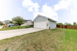 303 Schuyerville Dr, Elgin, TX 78621 - Photo 23