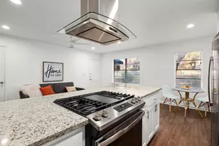 301 E 33rd St, Austin, TX 78705 - Photo 3