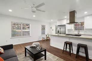 301 E 33rd St, Austin, TX 78705 - Photo 7