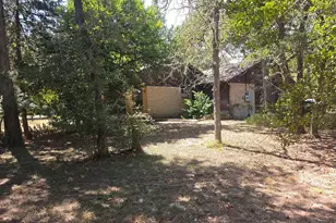 109 Pine Cone Ln, Elgin, TX 78621 - Photo 1