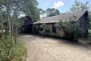 109 Pine Cone Ln, Elgin, TX 78621 - Photo 3