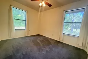 109 Pine Cone Ln, Elgin, TX 78621 - Photo 15
