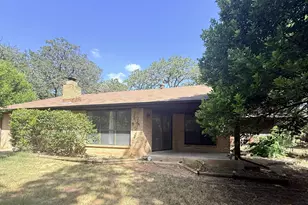 109 Pine Cone Ln, Elgin, TX 78621 - Photo 25