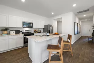 827 Arnold Loop, Uhland, TX 78640 - Photo 17