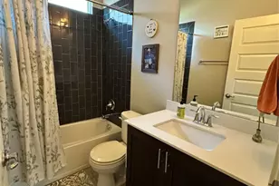 8021 Izetta Ln, Austin, TX 78744 - Photo 11