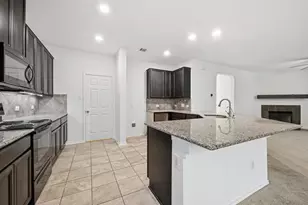 160 Phillips Dr, Kyle, TX 78640 - Photo 5