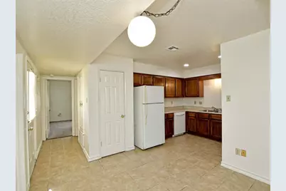 803 Valley View Drive #B, Pflugerville, TX 78660 - Photo 9