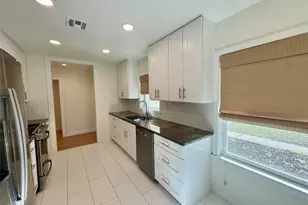 1304 Hillcrest Dr, Austin, TX 78723 - Photo 7