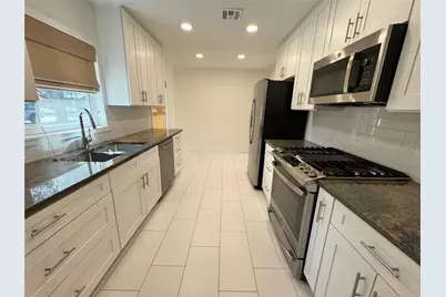 1304 Hillcrest Drive, Austin, TX 78723 - Photo 3