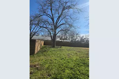 305 Lexington Road, Elgin, TX 78621 - Photo 11