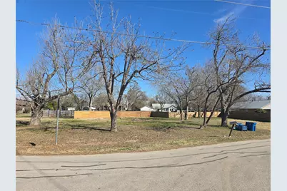 305 Lexington Road, Elgin, TX 78621 - Photo 7