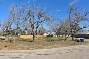 305 Lexington Rd, Elgin, TX 78621 - Photo 7