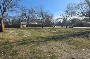 305 Lexington Rd, Elgin, TX 78621 - Photo 5