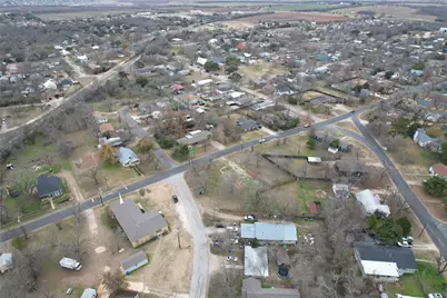 305 Lexington Road, Elgin, TX 78621 - Photo 19