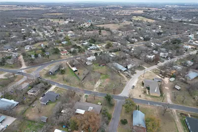 305 Lexington Road, Elgin, TX 78621 - Photo 17