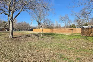 305 Lexington Rd, Elgin, TX 78621 - Photo 9