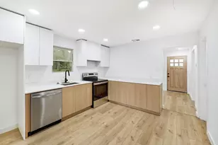 2404 Santa Rita St, Austin, TX 78702 - Photo 9