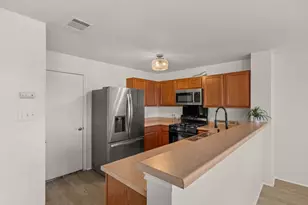 1189 Shadow Creek Blvd, Buda, TX 78610 - Photo 9