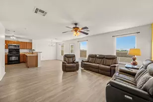 1189 Shadow Creek Blvd, Buda, TX 78610 - Photo 7