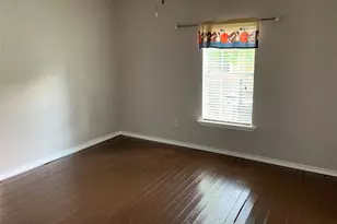 416 Shaw St, Taylor, TX 76574 - Photo 5