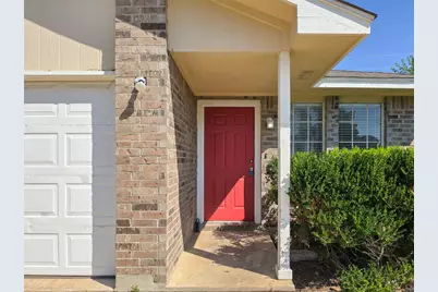 300 Tamara Drive #B, Georgetown, TX 78628 - Photo 3