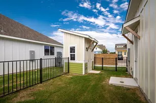 2136 Hofstaat St, New Braunfels, TX 78130 - Photo 5