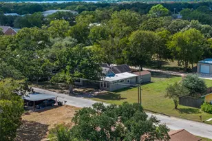 488 7th St, Somerville, TX 77879 - Photo 33